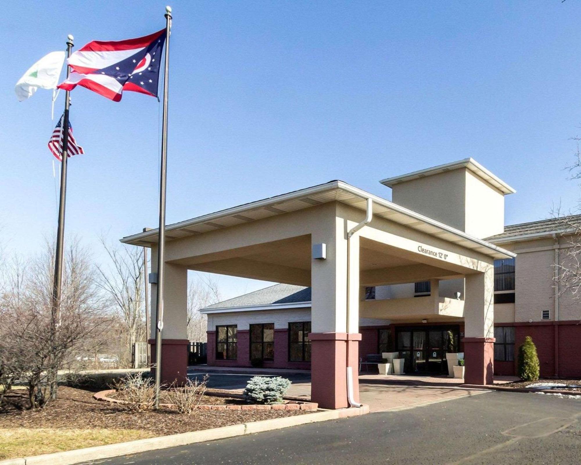 Quality Inn & Suites Oakwood Village - Cleveland South מראה חיצוני תמונה