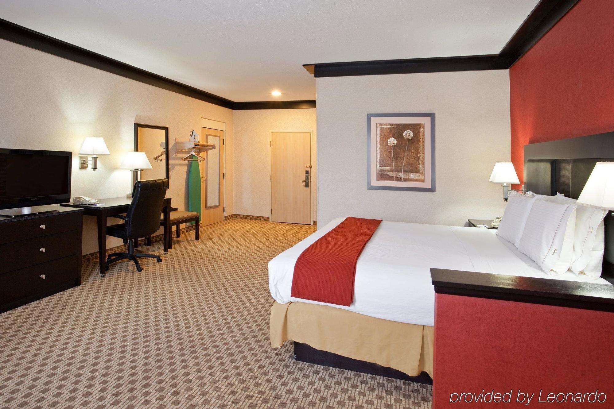 Quality Inn & Suites Oakwood Village - Cleveland South חדר תמונה