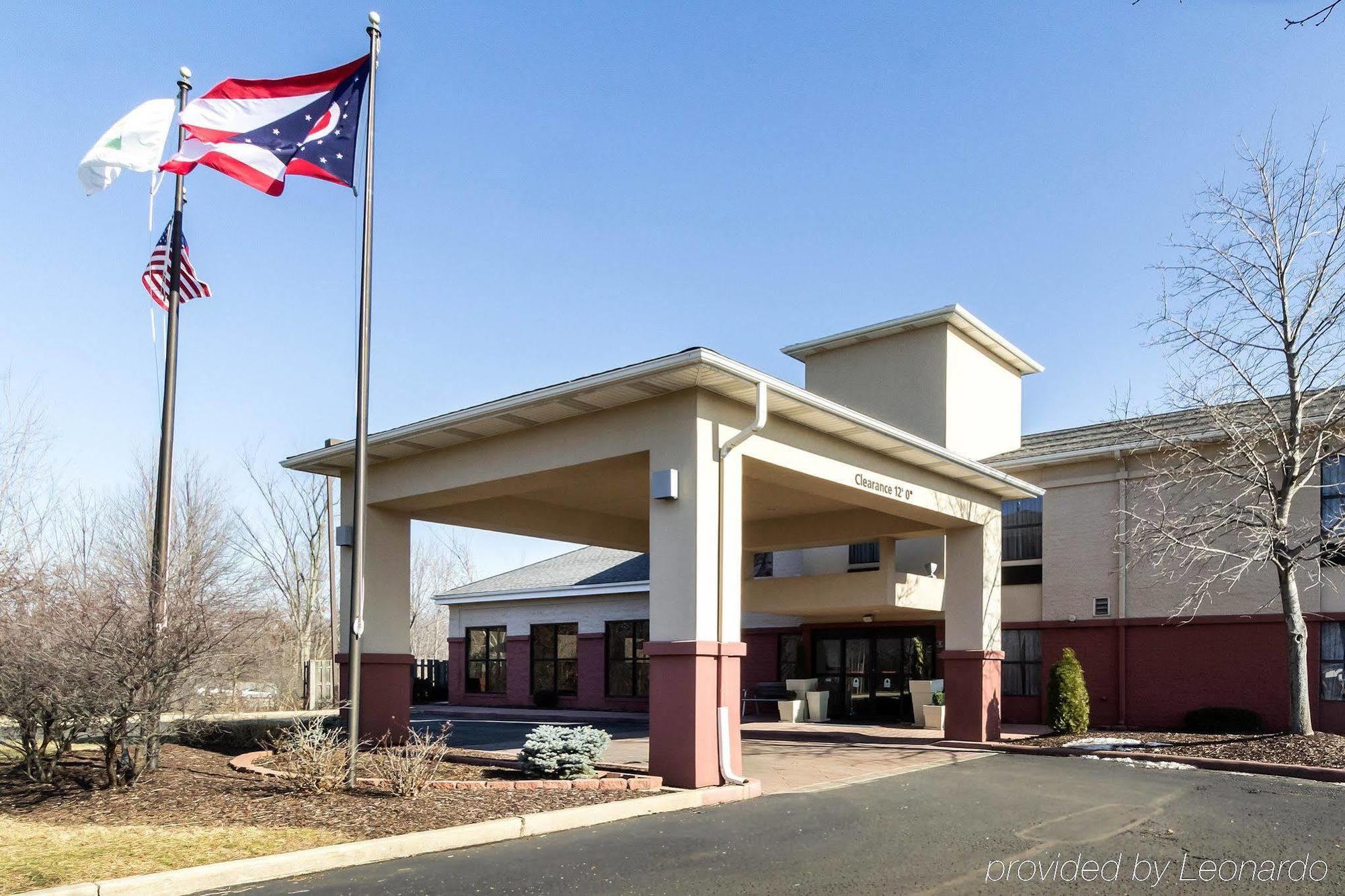 Quality Inn & Suites Oakwood Village - Cleveland South מראה חיצוני תמונה