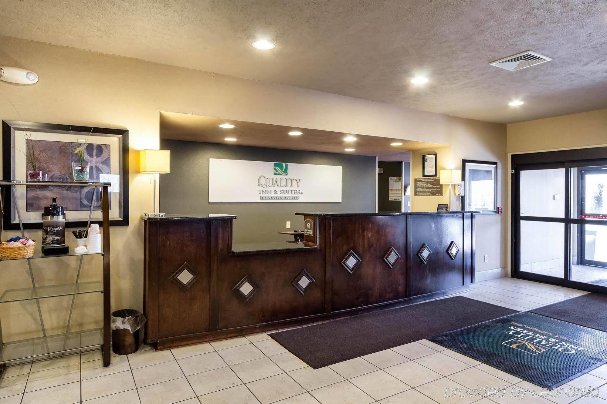 Quality Inn & Suites Oakwood Village - Cleveland South מראה חיצוני תמונה