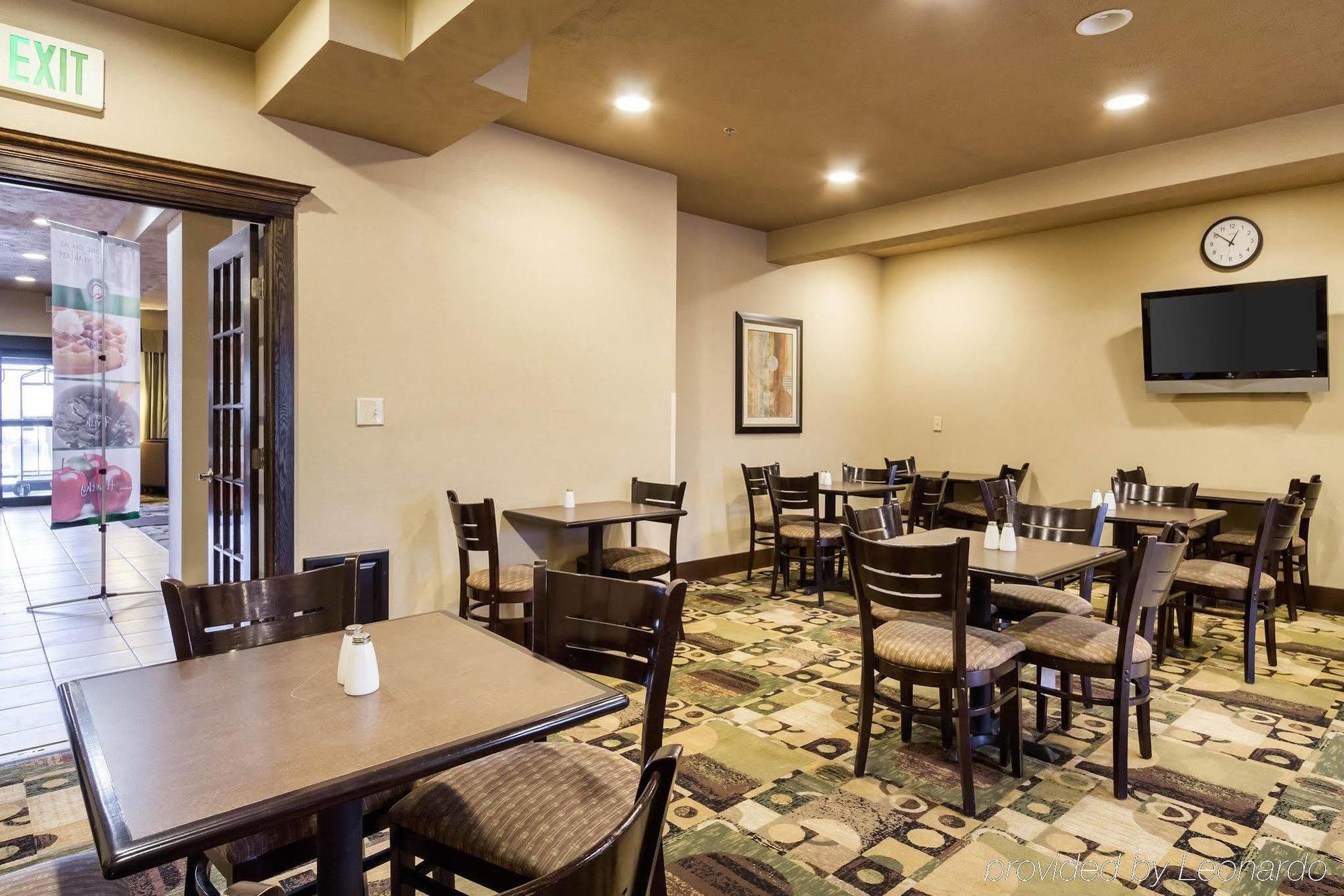 Quality Inn & Suites Oakwood Village - Cleveland South מראה חיצוני תמונה